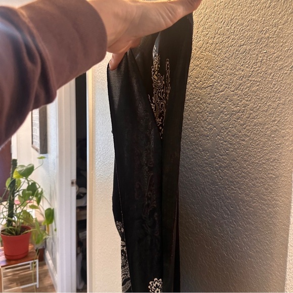 Woman’s 1X Black & White Boho Print Sheer Tunic Top Flowy Oversized Blouse Layer - Picture 10 of 10